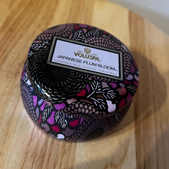 Voluspa Japanese Plum Bloom 1-wick scented candle NWT - Picture 2 of 5